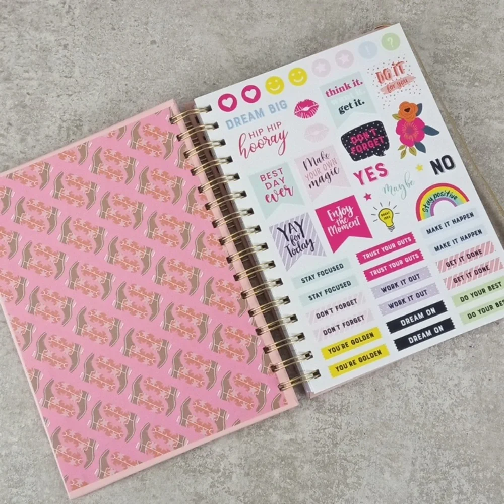 🚜 Paper Studio Howdy Notebook - Picture 2 of 5